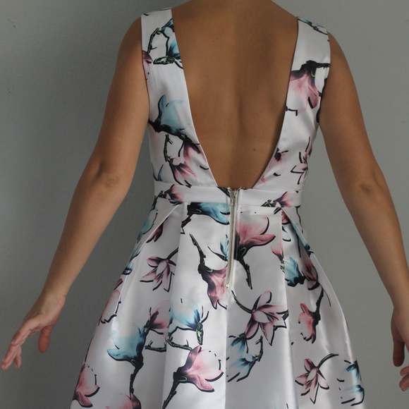 Miss Avenue White Floral A line pleated dress - Picture 5 of 6